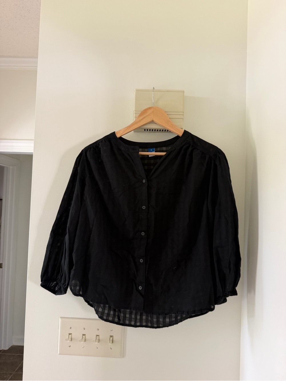 Old Navy Black Button-Front Puff Sleeve Blouse